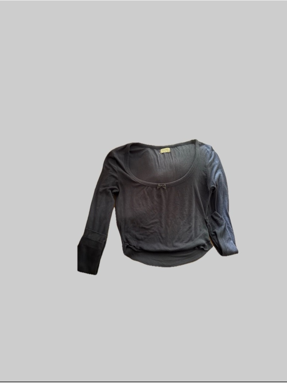 H&M Black Scoop-Neck Long Sleeve Crop Top